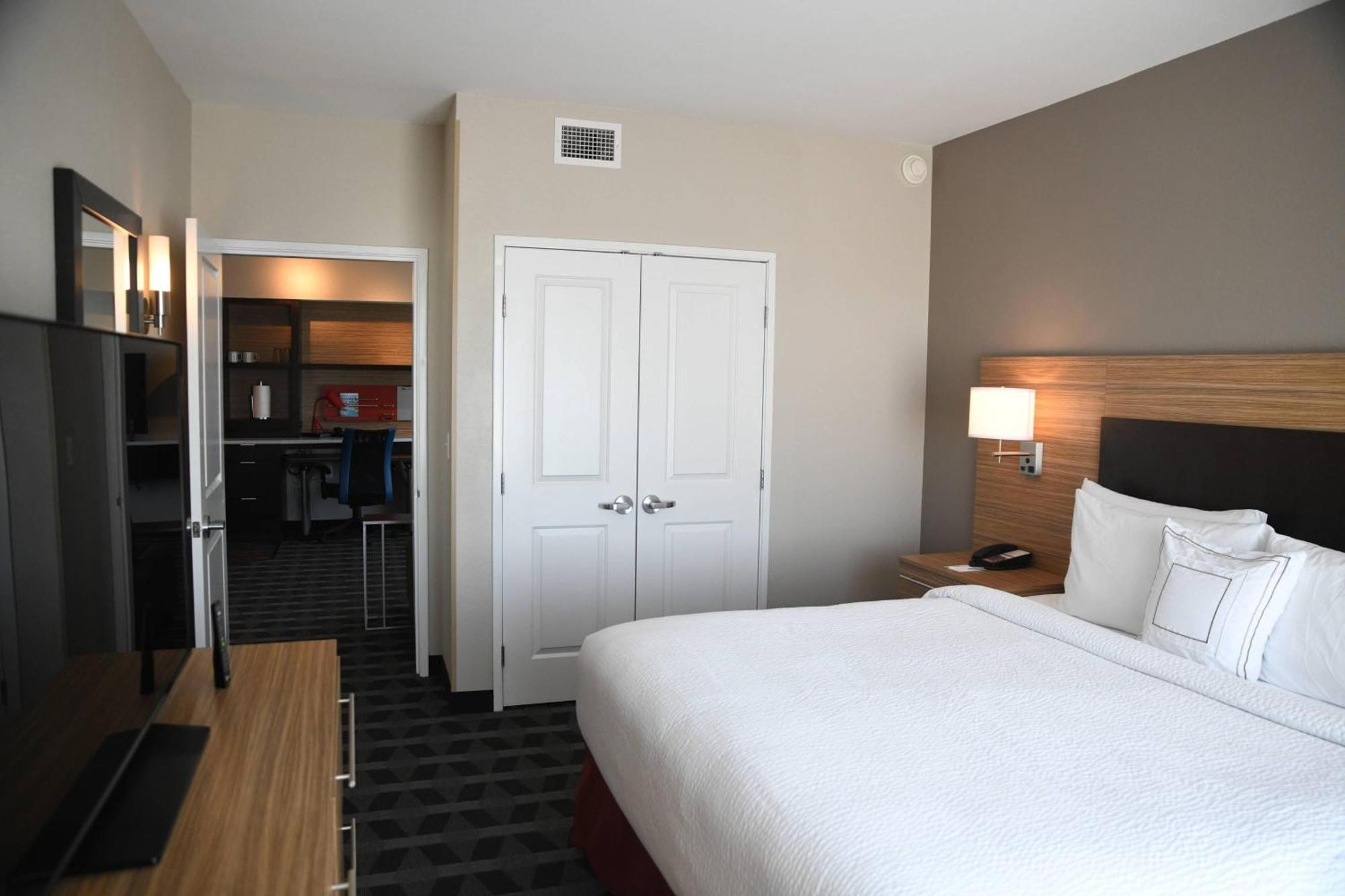 Towneplace Suites Kansas City At Briarcliff Zewnętrze zdjęcie
